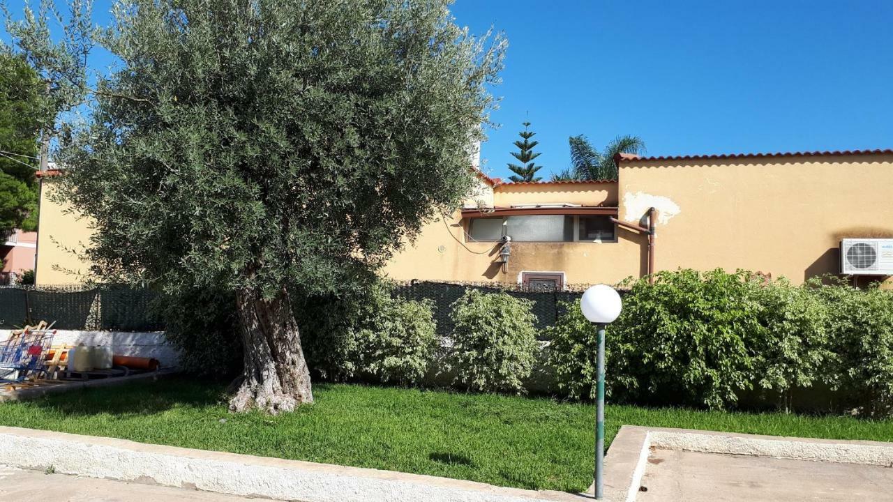 Hôtel Altomare à Augusta Extérieur photo
